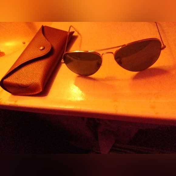 Ray Ban Aviators Gold - Picture 2 of 2